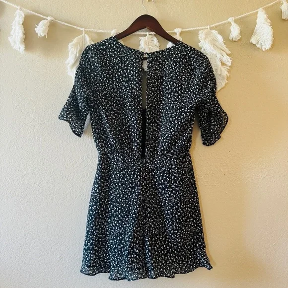 Storia | Floral Ruffle Romper - Picture 4 of 7